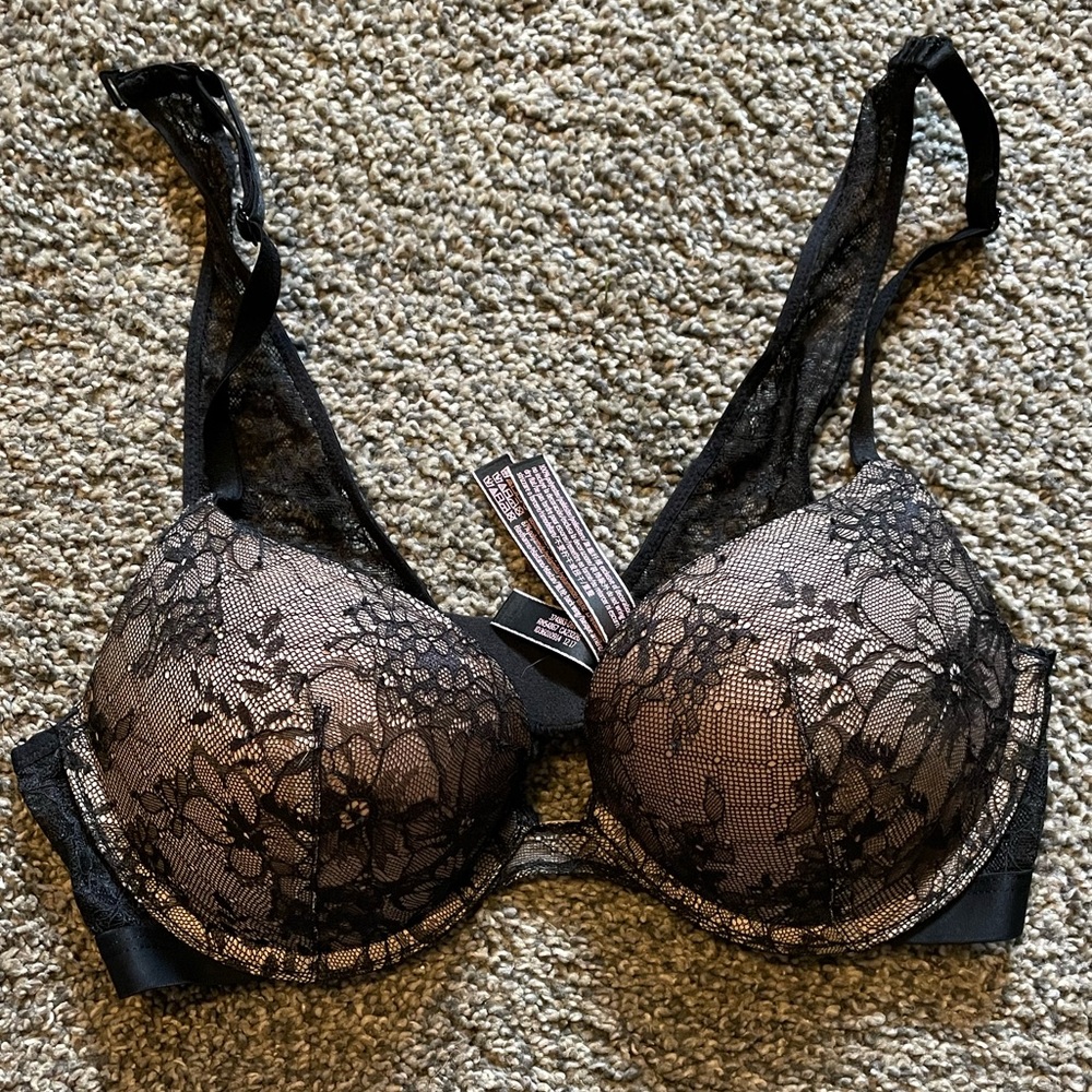 Lace black/tan Victoria’s Secret push up bra